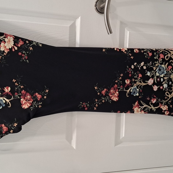 Roberto Cavalli dress size 46 Italian. Black floral print. - Picture 2 of 5
